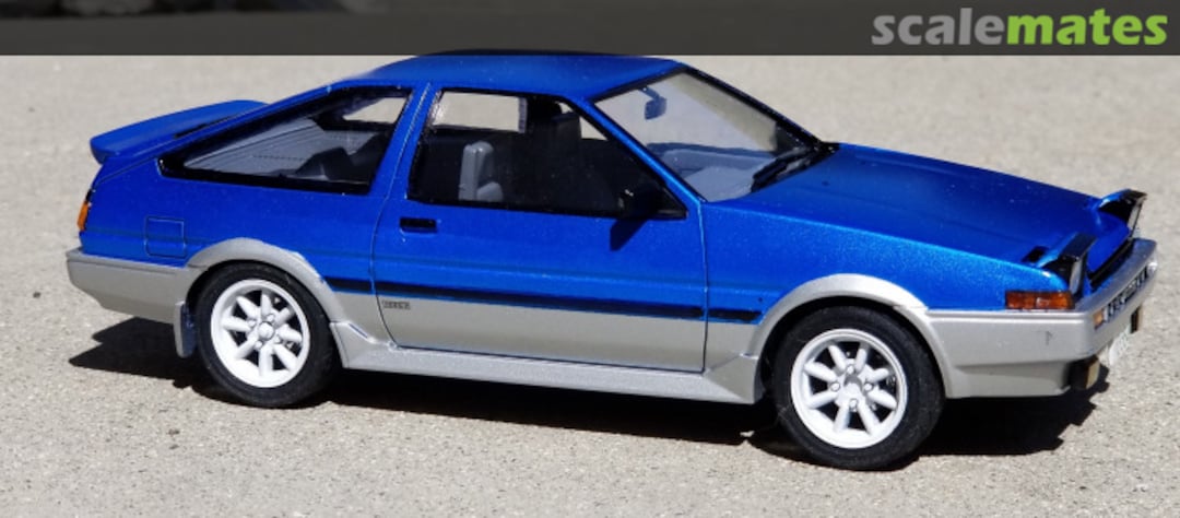 View album, image #2