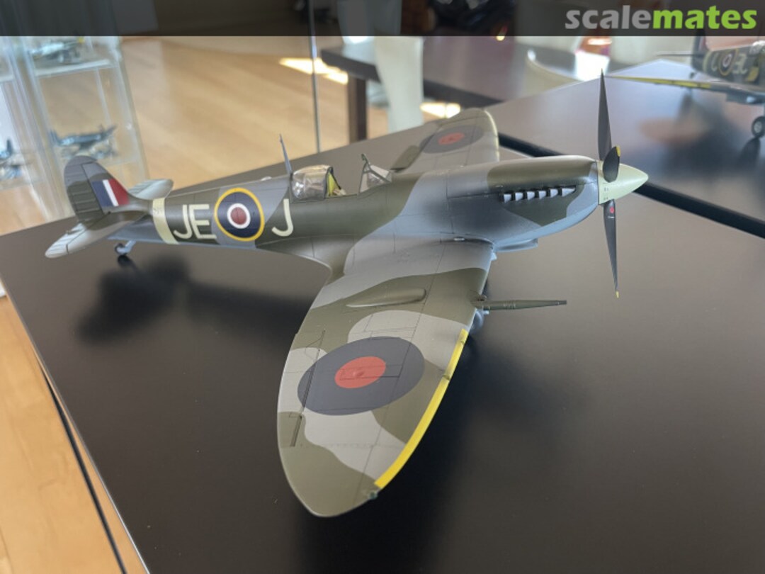 View album, image #1