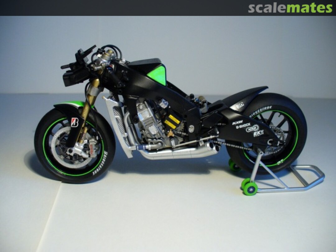 View album, image #1