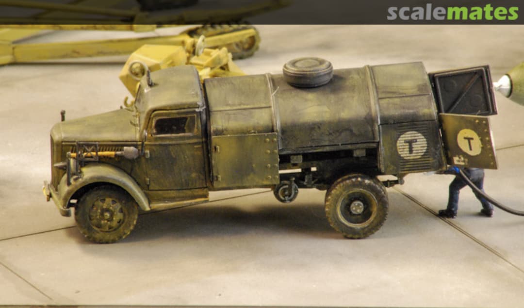 View album, image #1