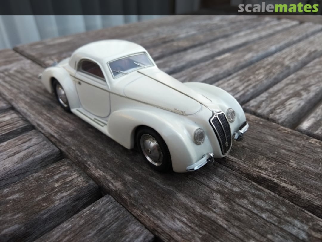 View album, image #1