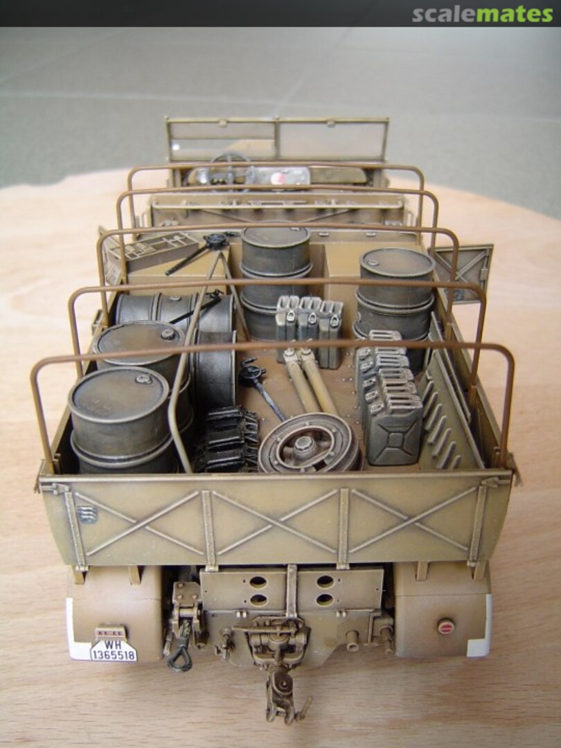 View album, image #1