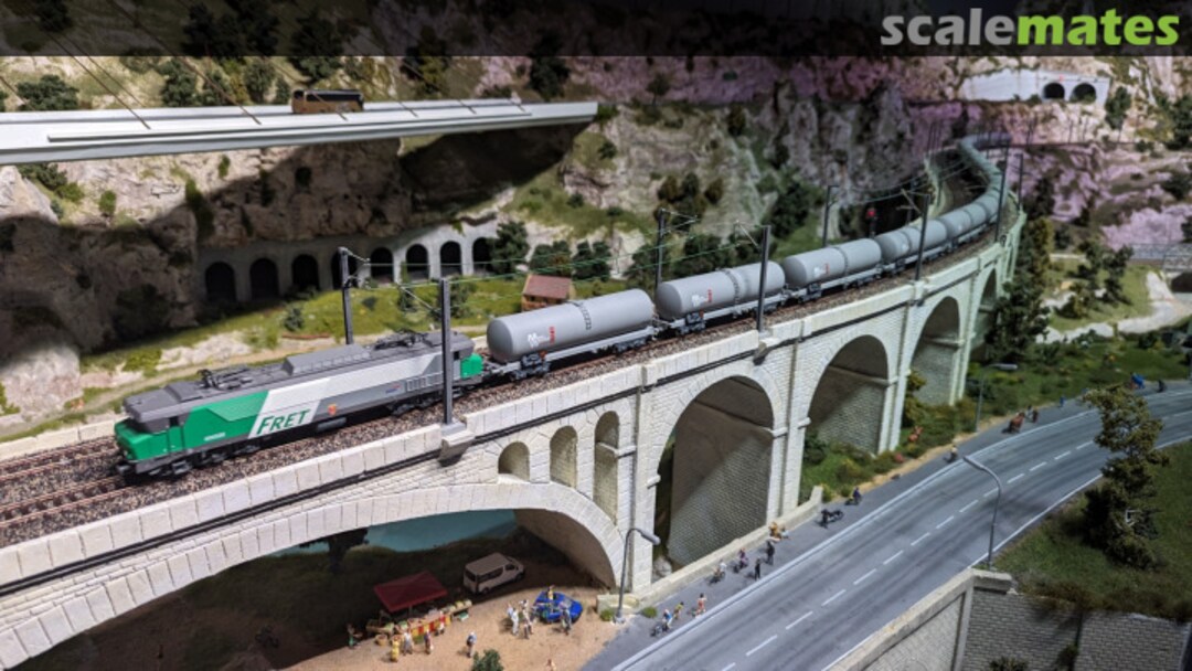 View album, image #1