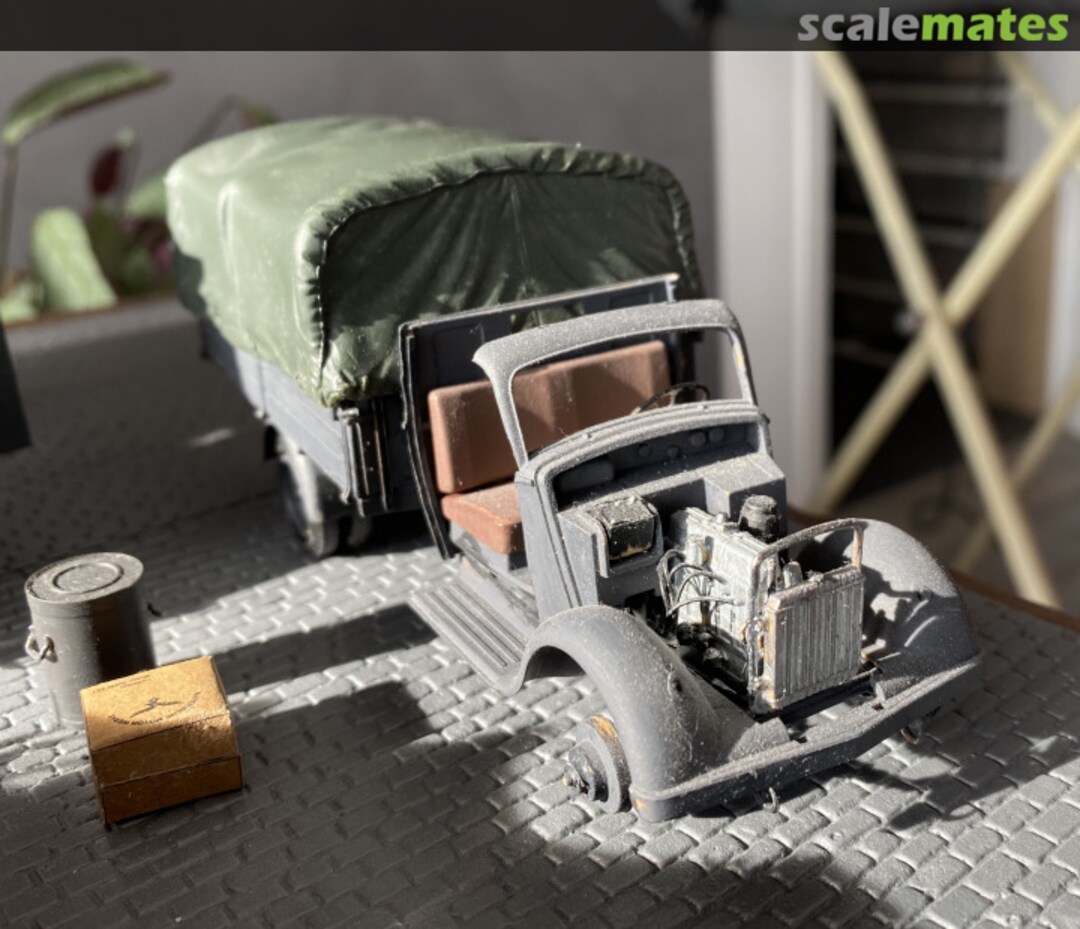 View album, image #1