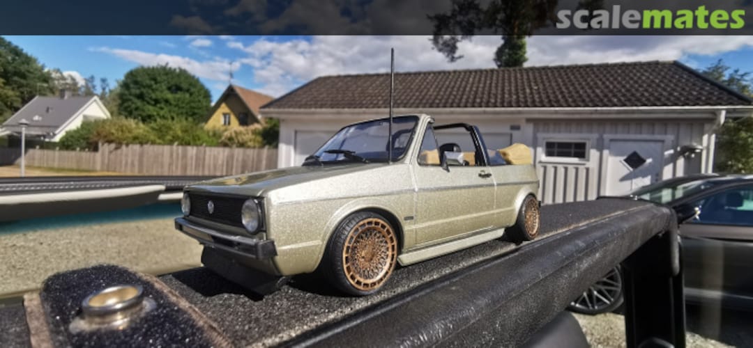 View album, image #1