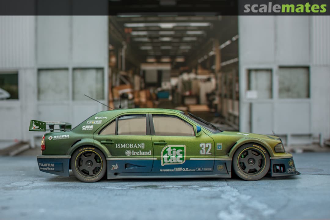 View album, image #1