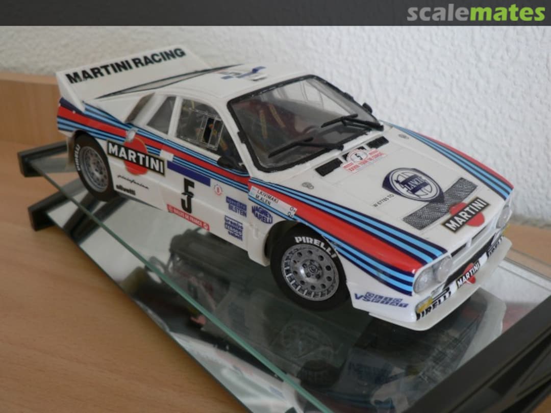 View album, image #27 View album, image #27