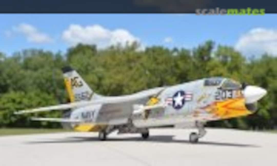 Vought F-8 Crusader 1:72