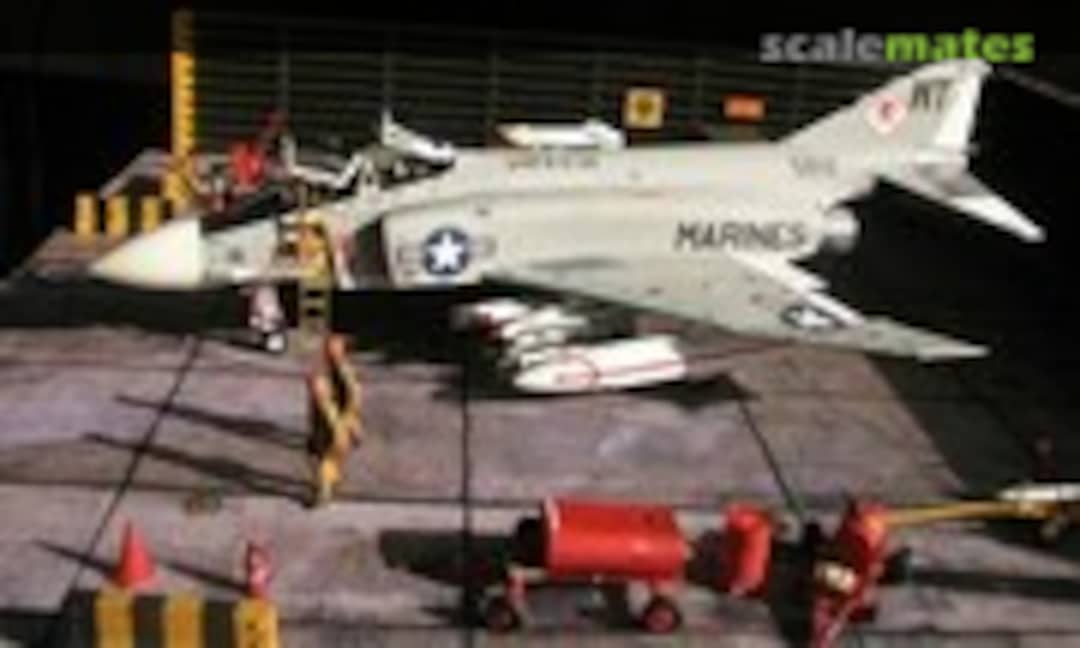 McDonnell Douglas F-4J Phantom II 1:72