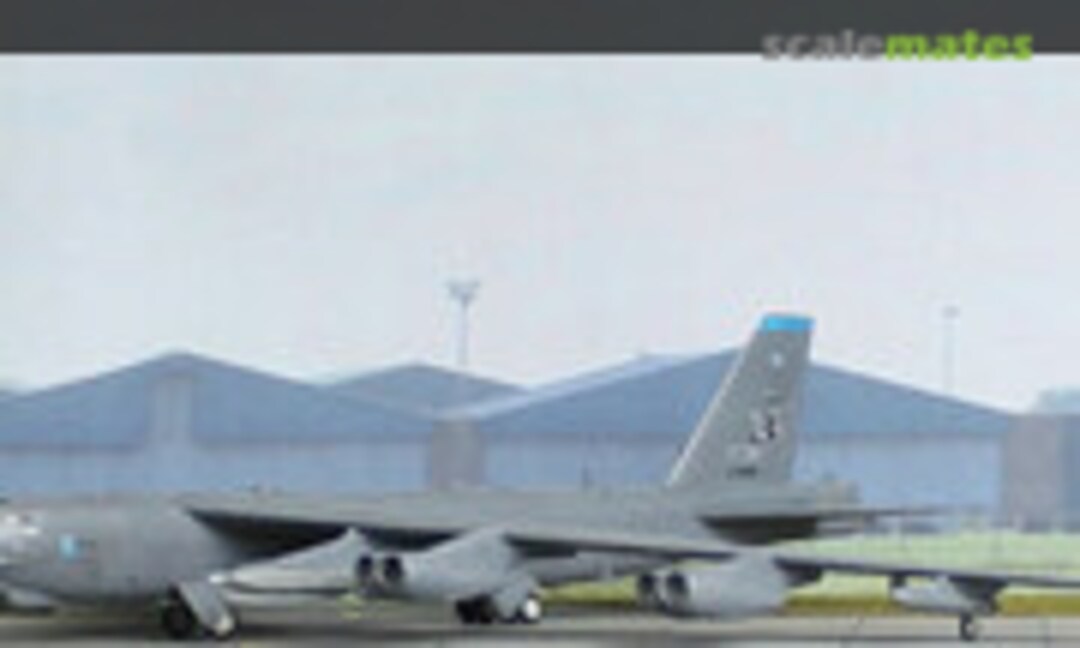 Boeing B-52H Stratofortress 1:144