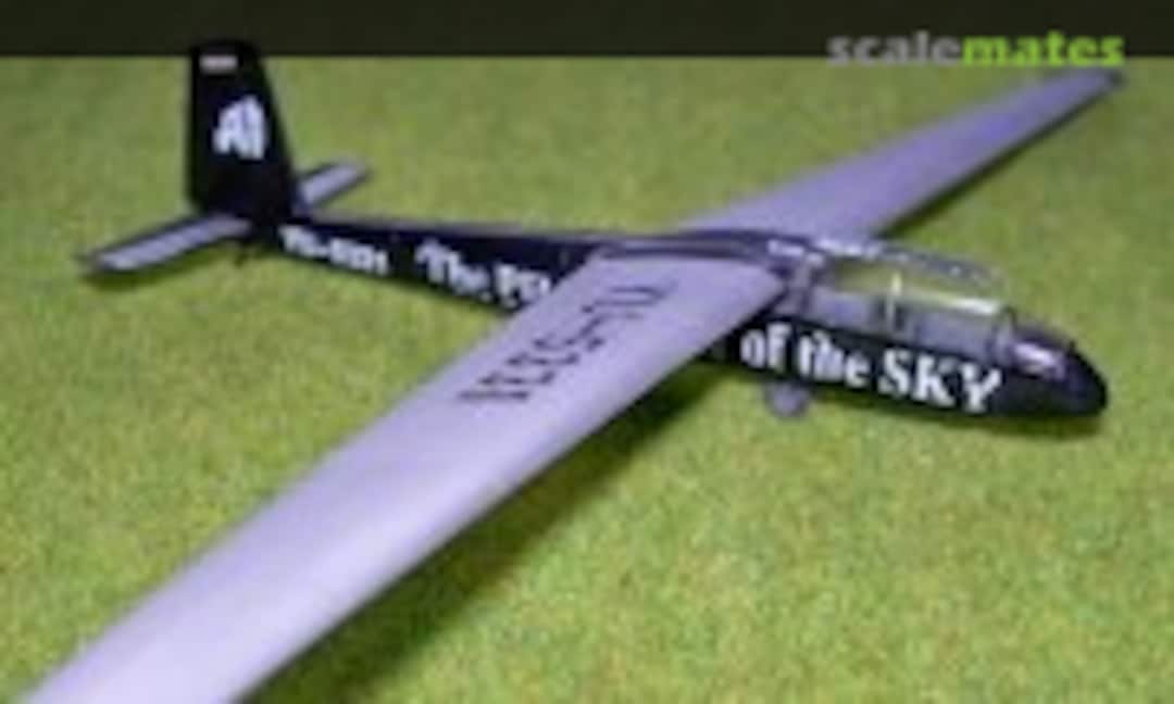 Let L-13 Blanik 1:72