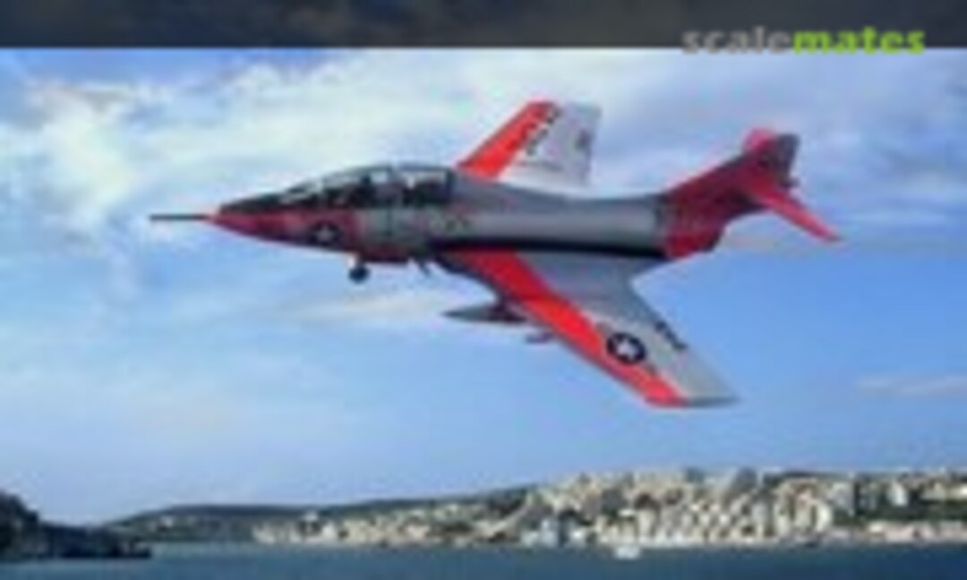 Grumman F9F-8T Cougar 1:72