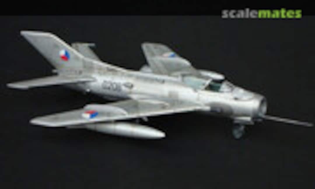 Mikoyan-Gurevich MiG-19S Farmer-C 1:72