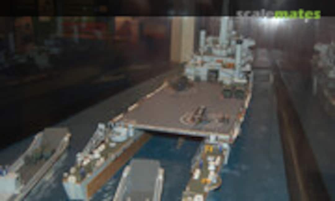 Landungsschiff HMS Fearless Modell in Portsmou