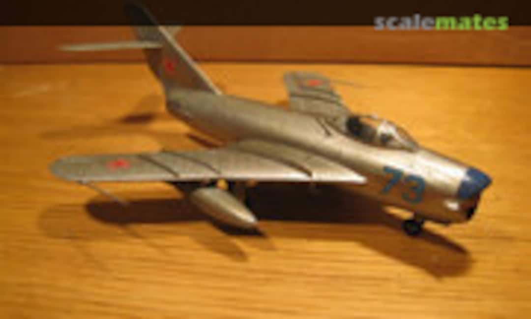 Mikoyan-Gurevich MiG-17 Fresco-A 1:72
