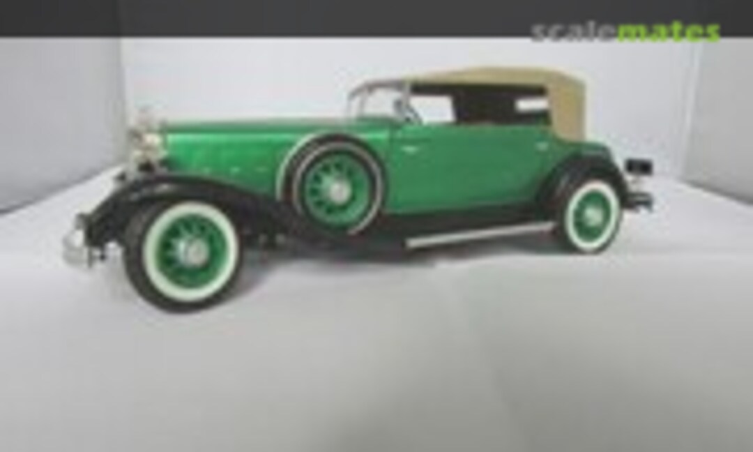 1932 Chrysler Imperial 1:25