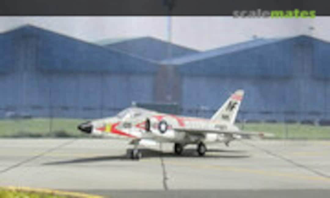 Grumman F11F-1 Tiger 1:144