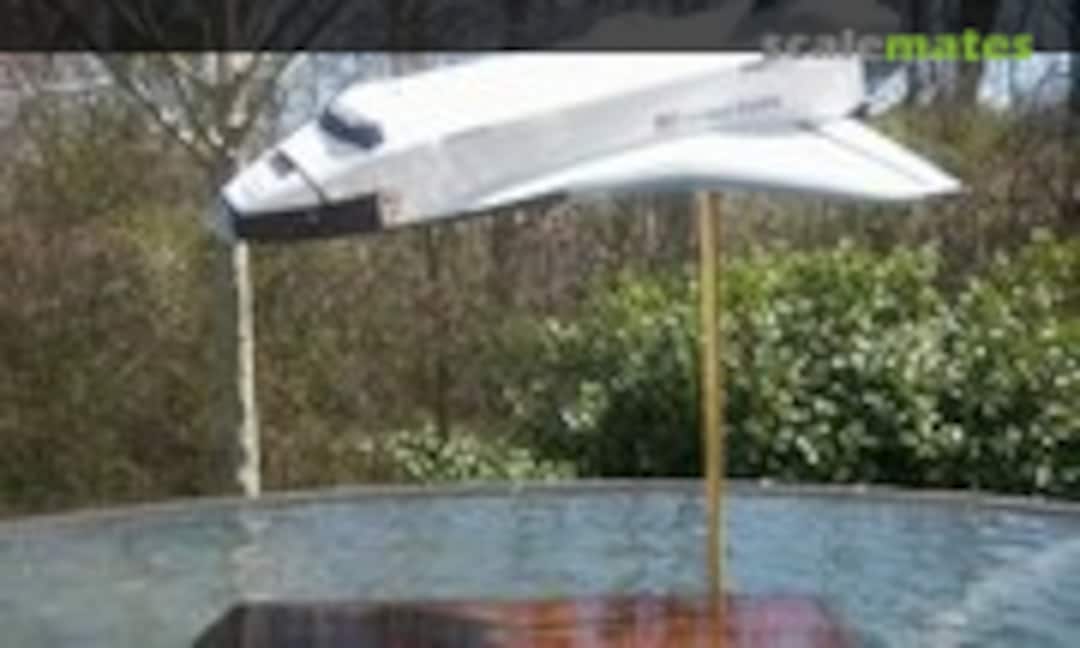 Space Shuttle Enterprise 1:200