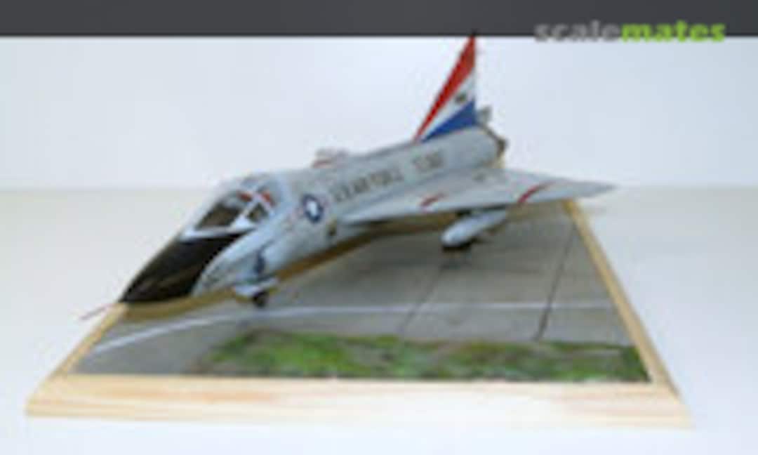 Convair TF-102A Delta Dagger 1:72