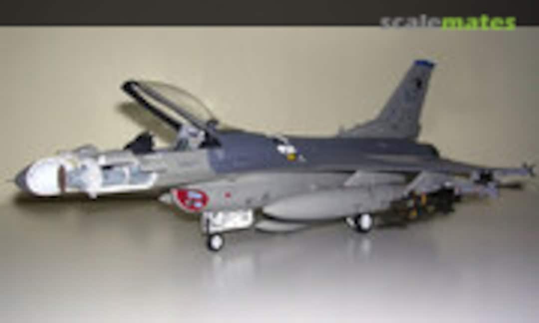 General Dynamics F-16C Fighting Falcon 1:32