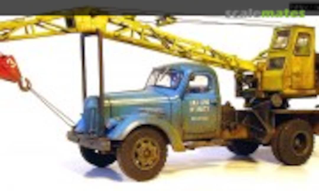 Crane truck LAZ-690 1:43