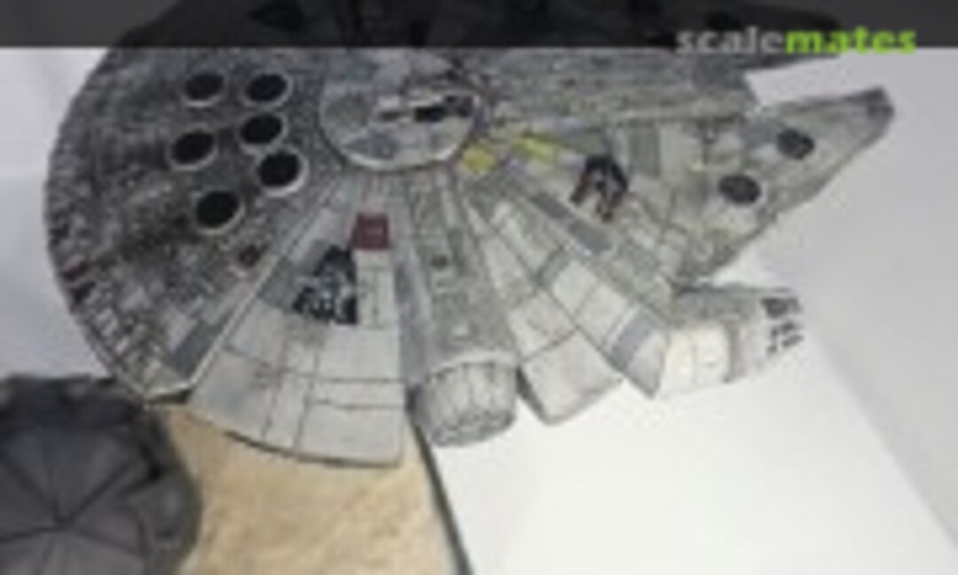 YT-1300 Millennium Falcon 1:144