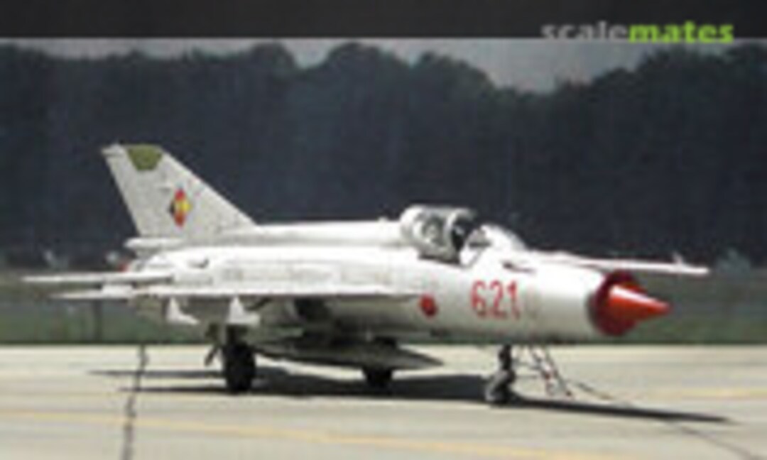 Mikoyan-Gurevich MiG-21M Fishbed-J 1:144