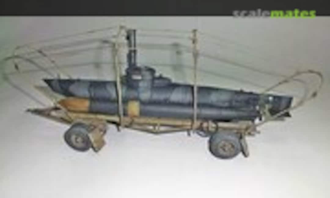 Klein-Uboot Biber auf Transportanhänger 1:35