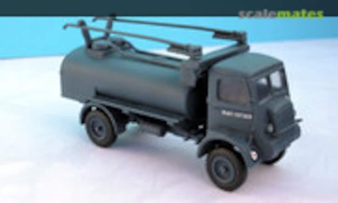 Bedford QL Tankwagen 1:76
