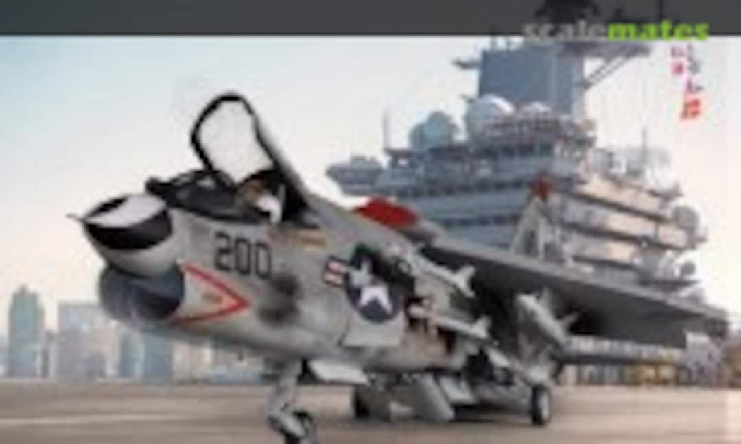 Vought F-8J Crusader 1:32