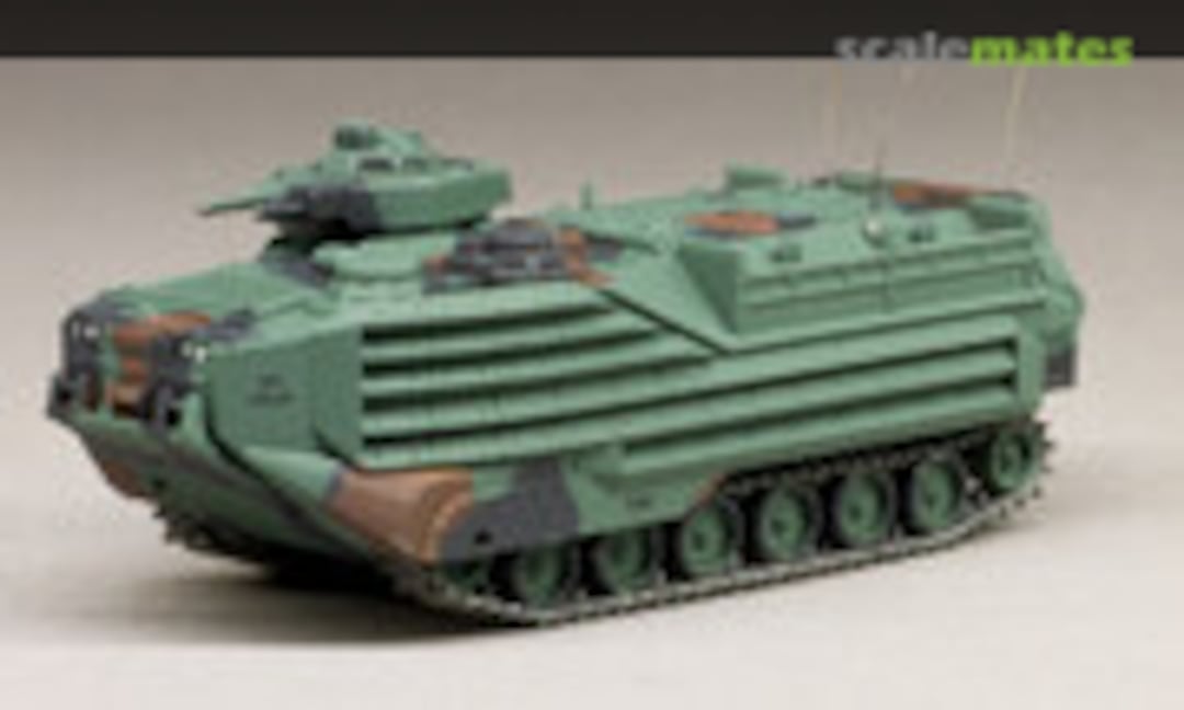AAV-7 1:144