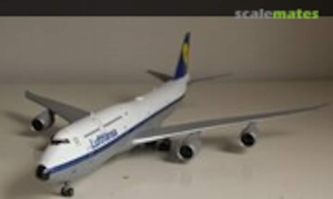 Boeing 747-8 1:144