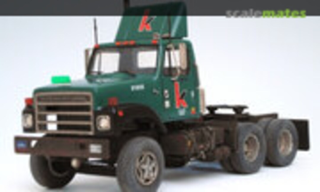 International F-2575 1:25