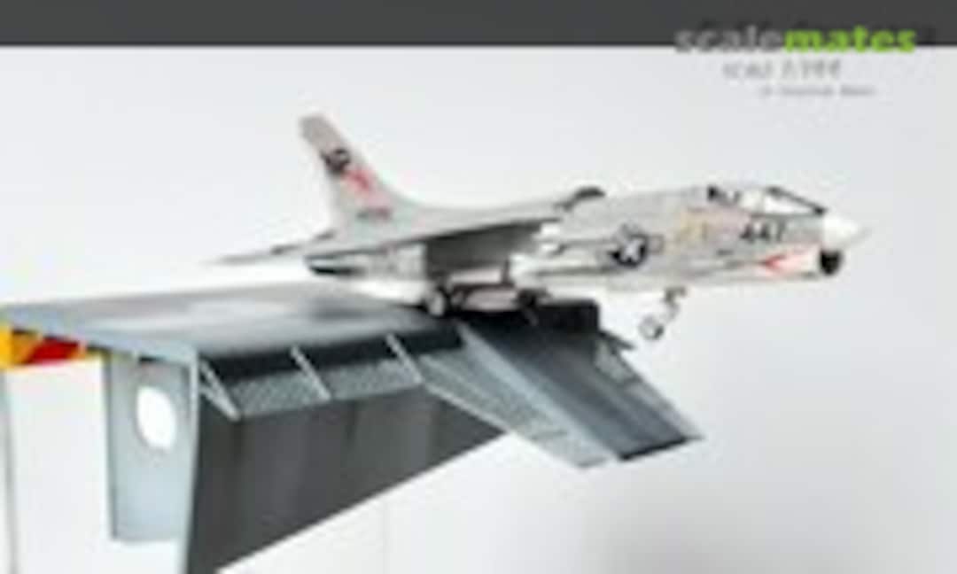 Vought F-8C Crusader 1:144
