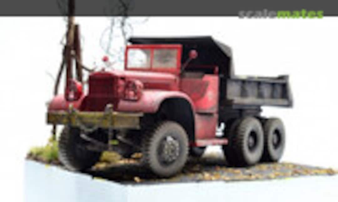 Diamond T972 Dump Truck 1:35