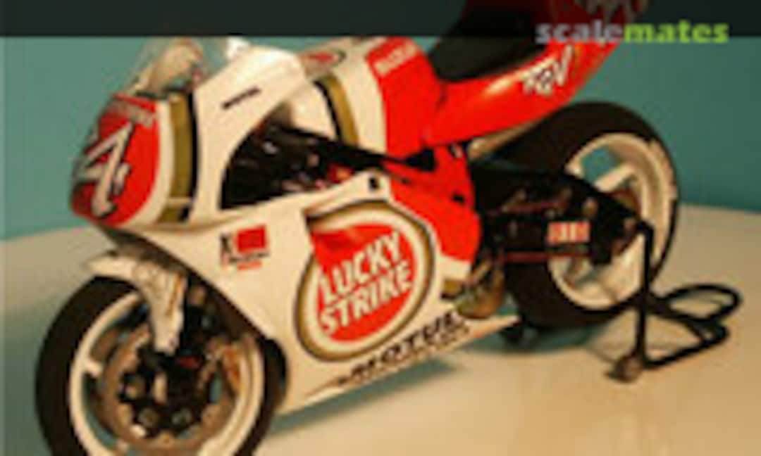 Suzuki RGV500 1:12