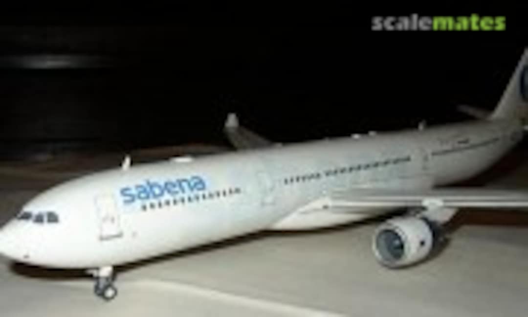 Airbus A330-300 1:144