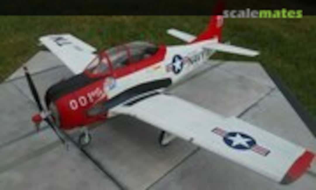 North American T-28C Trojan 1:32