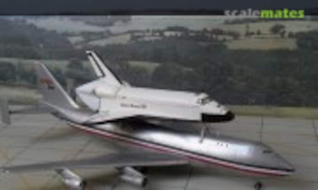 Boeing 747-123 mit Space Shuttle Enterprise 1:144