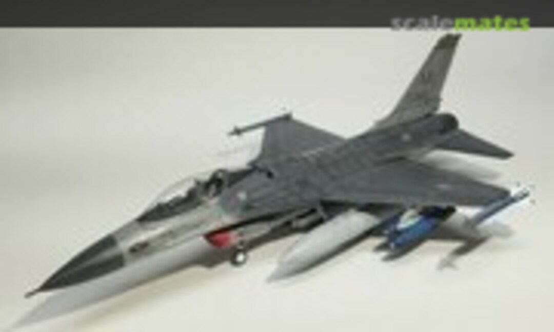 General Dynamics F-16A Block 10 Fighting Falcon 1:72