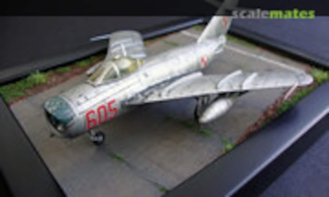 Mikoyan-Gurevich MiG-17F Fresco-C 1:72