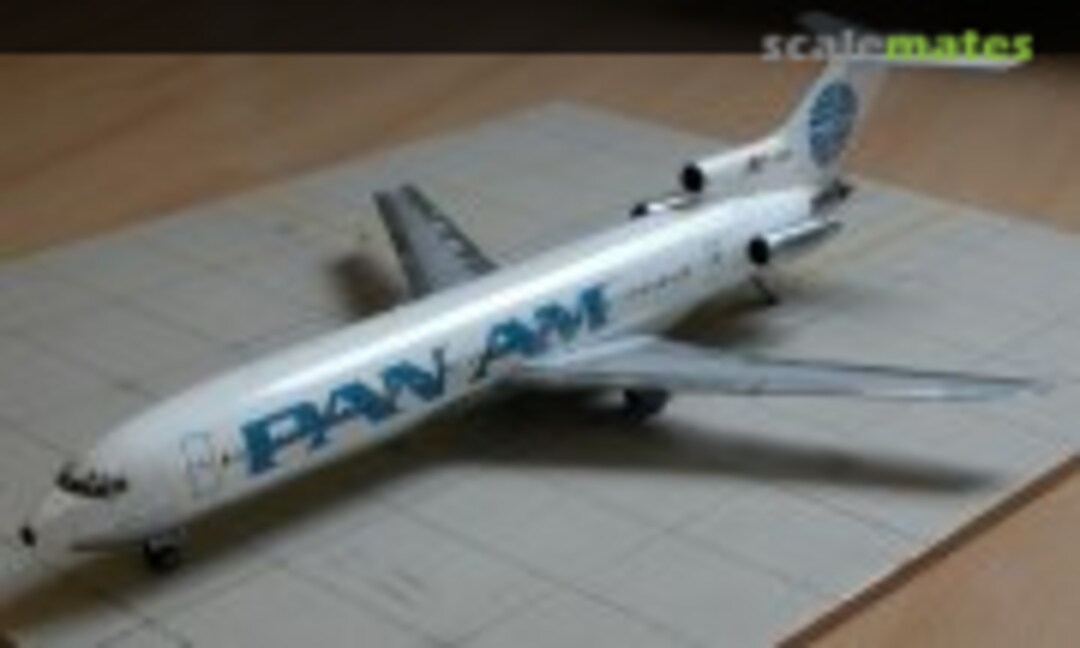 Boeing 727-200 1:72
