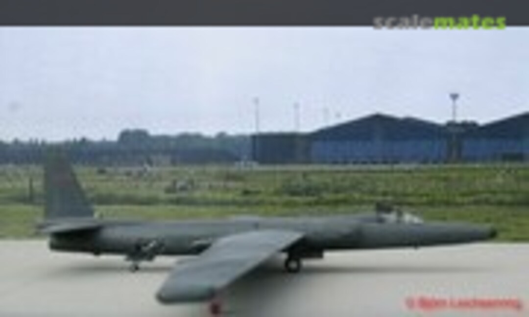 Lockheed U-2R Lady 1:144