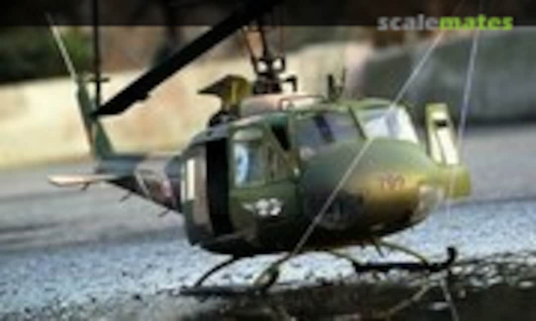 Bell UH-1H Huey 1:32