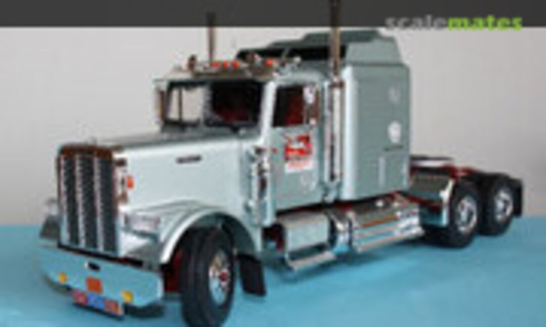 Freightliner Aerodyne 1:24