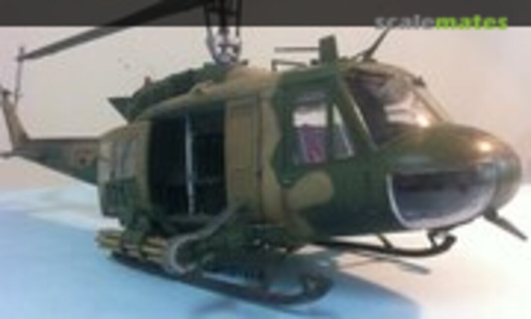Bell UH-1D Huey 1:48