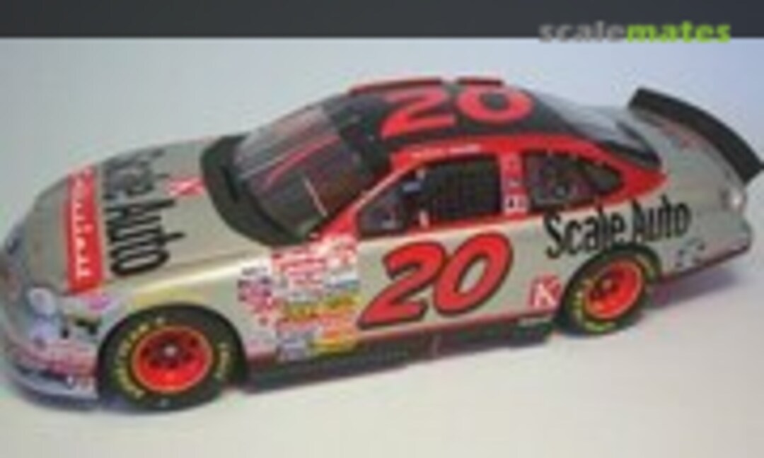 Ford Taurus stock car 1:24