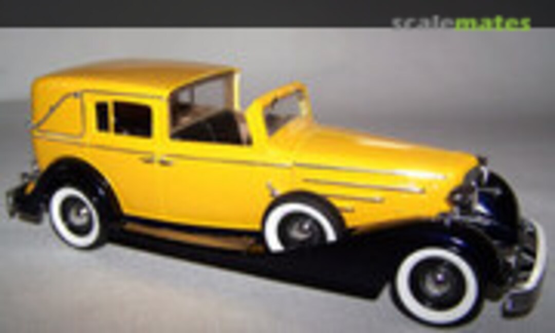 1933 Cadillac V-16 Town Car 1:24