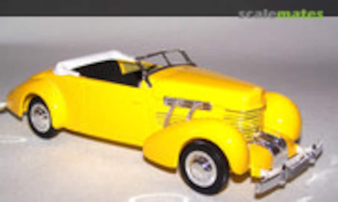 1937 Cord 812 Convertible 1:25