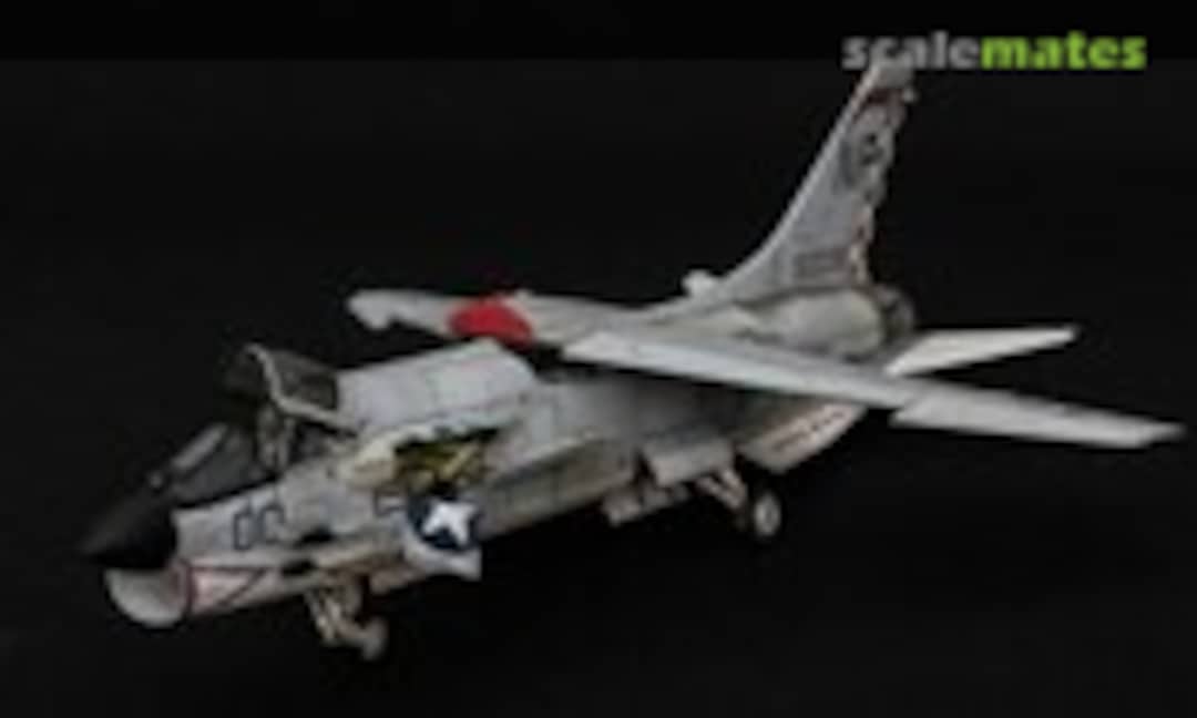 Vought F-8 Crusader 1:48